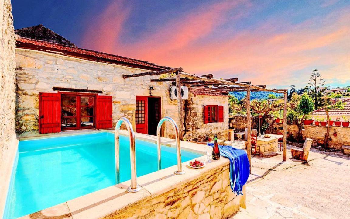Gavalochori House | Villa Vereniki with Heated Pool