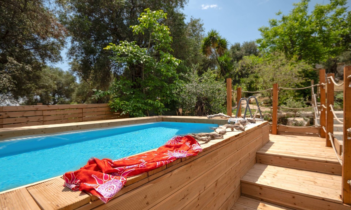 Petaleia Villa | Villekulla Villa: Tranquil Stay with Sea Views
