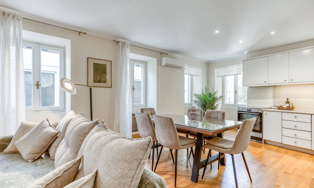 Old Town Apartment | Vista Fortezza - Two Bedroom Apartment, Sleeps 4