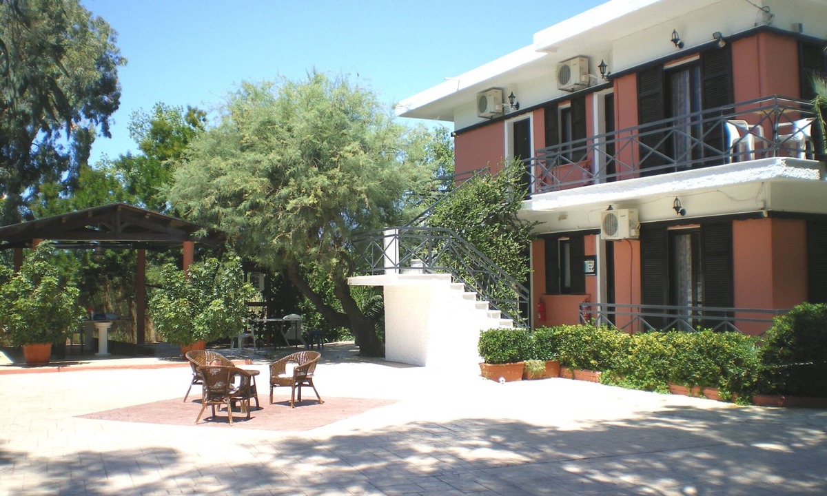Lefkimmi Villa | Wonderful Apts X 4 in an amazing environment by the sandy beach in Corfu
