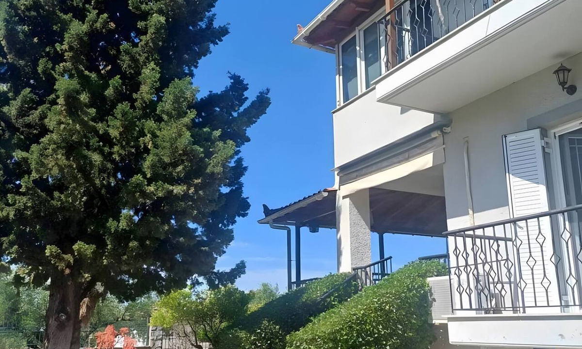 Arfara House | Yiannis & Ria’s Farmhouse—Country Retreat with Garden, Orchard, Countryside Views & Sunset
