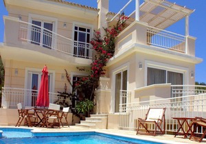 155 m² Villa ∙ 4 bedrooms ∙ 9 guests in Agia Triada
