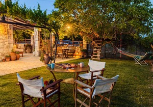 Apartment ∙ 1 bedroom ∙ 4 guests in Petalidi