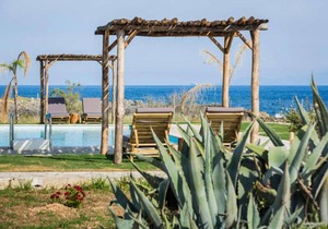 Boho Kokkino in Lixouri in Paliki