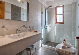 Calergi 9❤️️Self check-in❤️Fast Wi-Fi🌼Private outdoors space🏡Kitchen❤️️Parking in Ατσιπόπουλο
