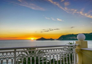 Flora Beach Studio 10 - mit wunderschönen Meerblick nur 50m vom schönen Sandstrand entfernt in Agios Georgios Pagon