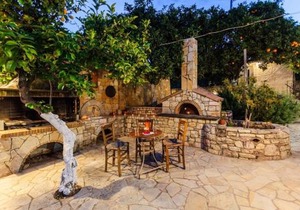 Petalidi Stone House with garden near the beach in Petalidi