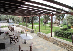 Quiet Beachside Spacious Bungalows + Amazing Seaview + Pool in Lefokastro