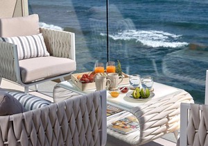 Seafront Apt by Myseasight.com, with Seaview, infinity pool, direct on the beach in HERSONISSOS