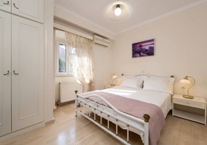 The Old Mansion Two Bedroom Apartment in Sinarades