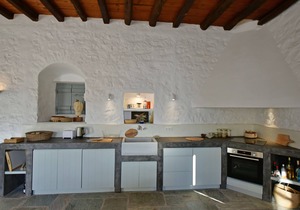 Villa Alma - Large spacious house close to the port in Idra