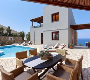 Holiday Roumeli Persons Bedrooms 