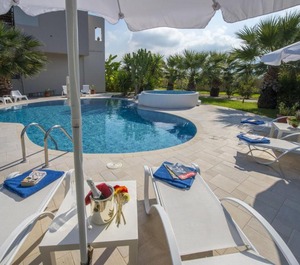 Xenos Villa Swimming The Sea 