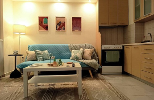 Nea Michaniona Apartment | Καλωσορίσατε στο Helen’s Cozy Escape, ένα πολυτελές και κομψό studio.