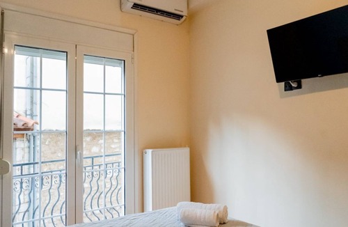 Ioannina Town Centre Apartment | Μοντέρνο Σπίτι στην καρδιά του κάστρου Ιωαννίνων