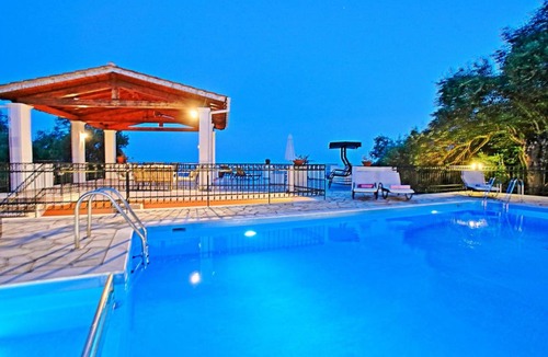 Nisaki Villa | 110 m² Villa ∙ 5 bedrooms ∙ 8 guests