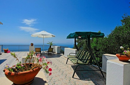 Nisaki Villa | 110 m² Villa ∙ 5 bedrooms ∙ 8 guests