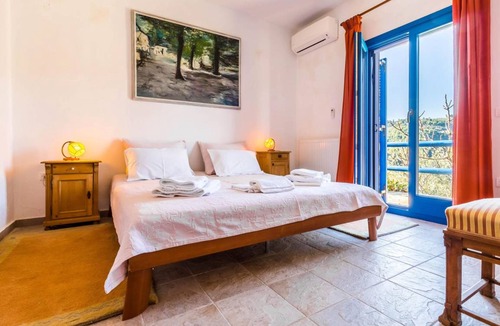 Skopelos Villa | 175 m² Villa ∙ 3 bedrooms ∙ 5 guests