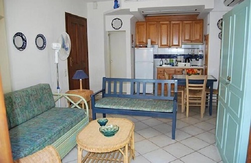 Horto Apartment | 2- room apartment a few steps from the beach with garden