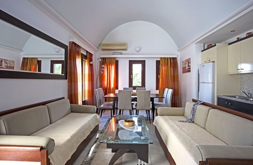 Perissa Villa | 3 Bedrooms Apartment included Car Rental (heated pool)