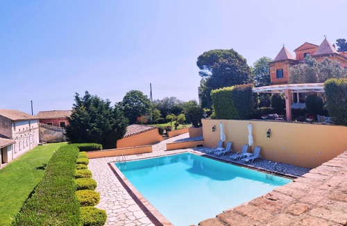 Sinarades Villa | 366 sqm Old Mansion,5 bdrms,5 bthrms, sleeps 8, swimming pool