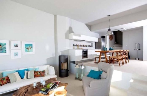Kokkinon Khorion Villa | 4 Bedroom Sea View villa close to the beach