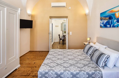 Emporio Other | 450 Years Castle House for 2-5 People/Jacuzzi