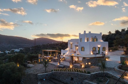 Naxos Villa | 5 Bedroom Villa in Potamia, Naxos Island Private Jacuzzi