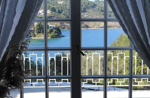 Kanapitsa Villa | 8-Bed Sea View Villa with Pool, Steps to Kanapitsa Beach