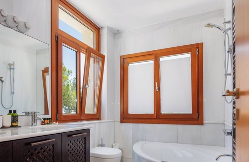 Akrotiri Villa | 8BR Twin-Villa Retreat in Lush Gardens by etouri