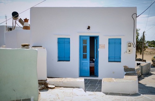 Apollonia House | A Cozy Cycladic House in Kato Petali, Sifnos, Greece