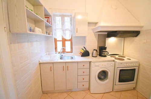Metamorfosi House | A groundfloor beachfront apartment at Metamorfosi Sithonia for 5 guests