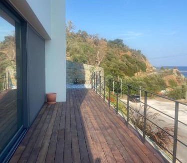 Plomari Apartment | A House with A View