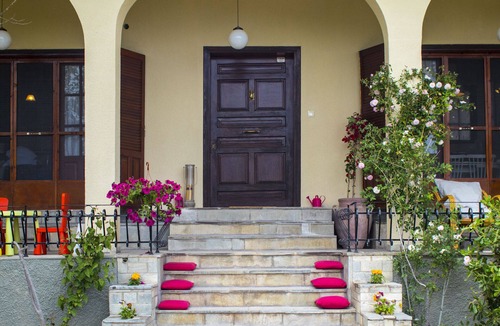 Kriopigi Villa | A private detached villa just five minutes walking distance from the beach