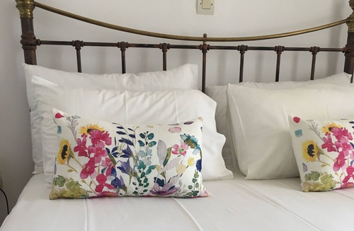 Ermoupoli Bed & Breakfast | a small luxury bed & breakfast only for adults with a spectacular sea view ! !