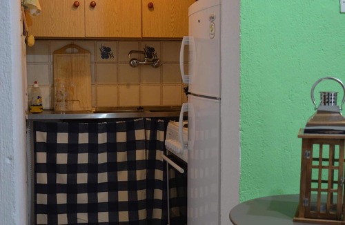 Agios Nikolaos Town Cottage | A Small Villa Made for Exclusivity & Relaxation. 5' Walk To The Beach + WiFi
