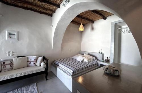 Kithnos House | Abella Cave, Kythnos