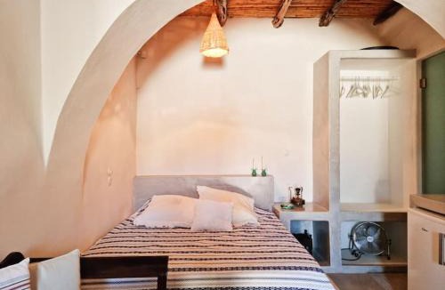 Kithnos House | Abella Cave, Kythnos