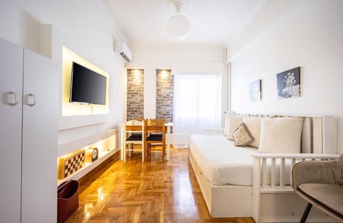 Koukaki Apartment | Acropolis Delux 1st FLR Aprt up 4 guests by LODGESPOT