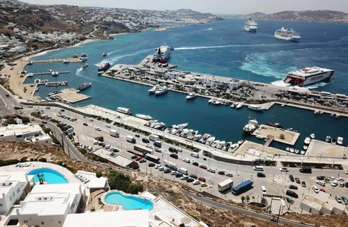 Tourlos Apartment | Adikri Villas & Suites