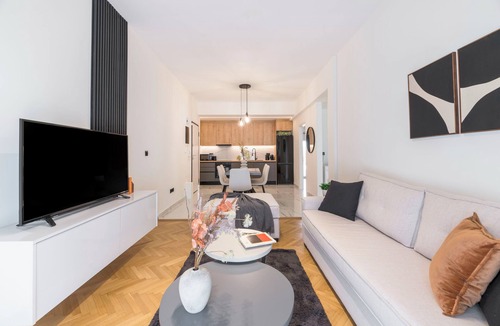 Kinosargous Apartment | Adorable 2BR Apartment in Neos Kosmos