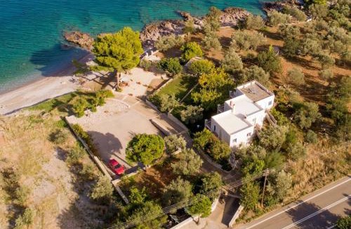 Paralia House | Aeolis house