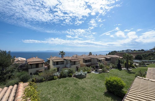 Afytos Villa | Afytos Villa Pearl by Luxlikehome