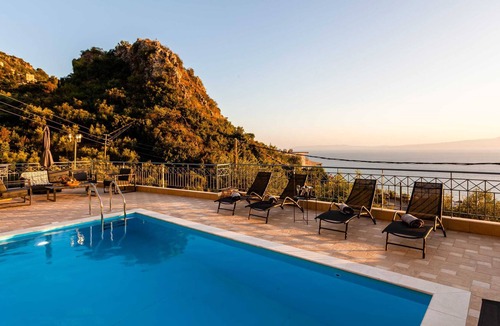 Diasella Villa | Aigli Luxury Getaway - Seaview Retreats Upto 14ppl