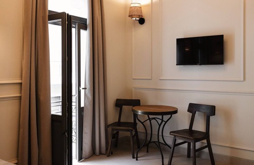 Monastiraki Hotel | Airy Athens Suites - King Size with Balcony in the Heart of Syntagma