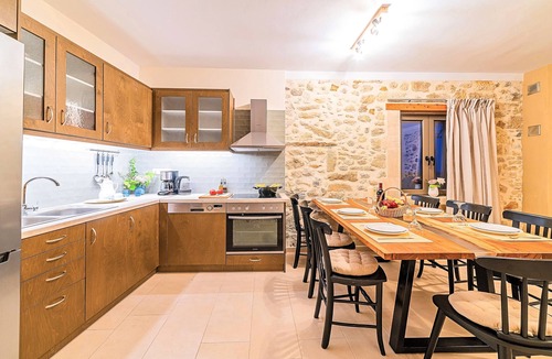 Agia Paraskevi Villa | Akalli Villa Private Pool & Hot Tub