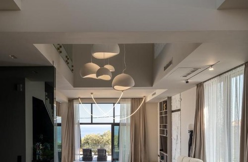 Polichrono Villa | Alicanto K1