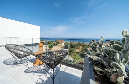 Polichrono Villa | Alicanto luxury villa K2 Polychrono