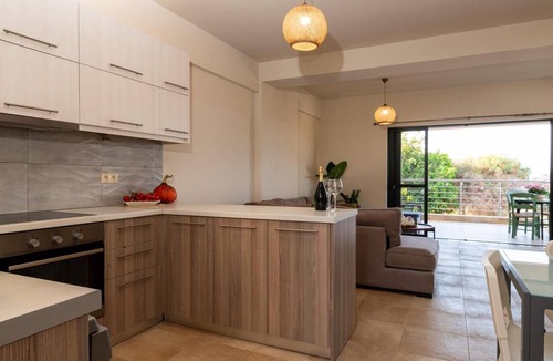 Vathianos Kampos Villa | Alice On The Rocks Villa with Sea View, Wi-Fi, and Air Conditioning