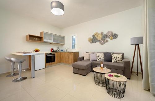 Parelia Apartment | Aliki`s Luxury Suite with view, pet friendly!